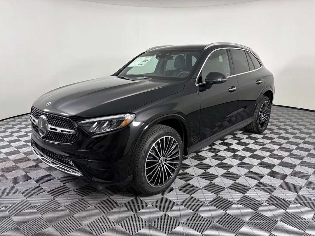 2027 Mercedes-Benz GLC 300 - Image 3