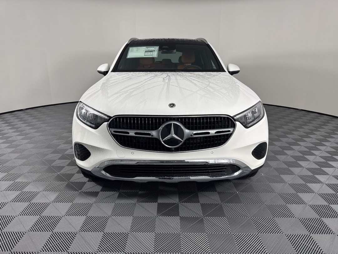 2026 Mercedes-Benz GLC 300 - Image 2