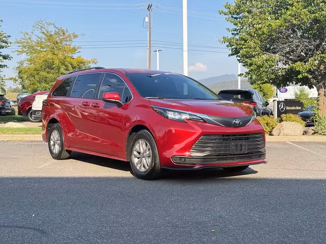 2026 Toyota Sienna LE