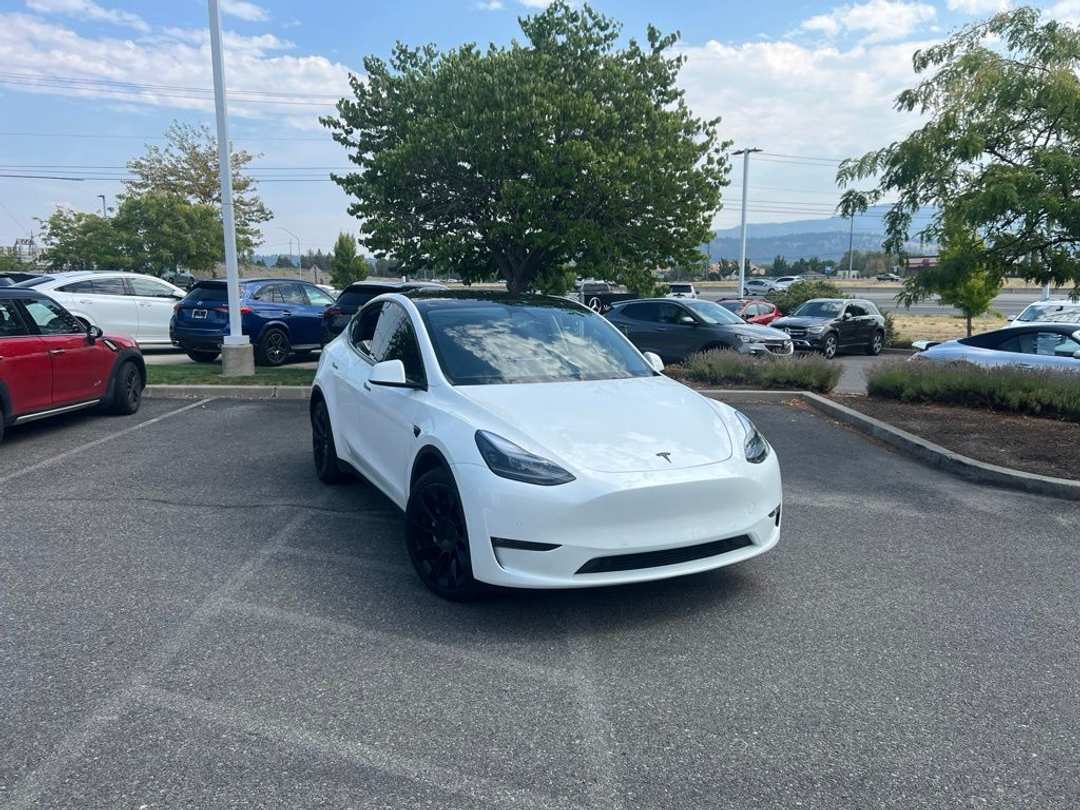 2022 Tesla Model Y Long Range - Image 2