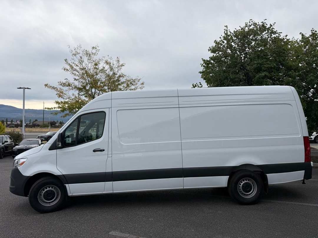 2026 Mercedes-Benz Sprinter 2500 Cargo 170 WB - Image 3
