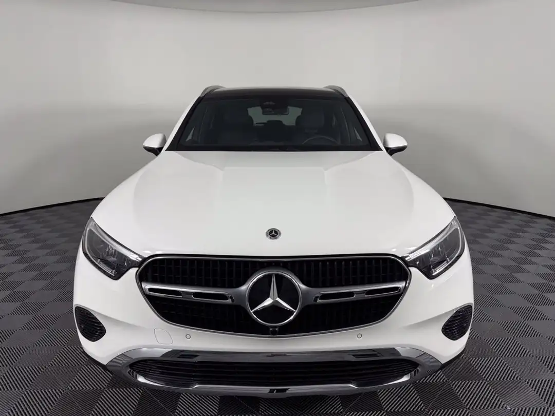 2026 Mercedes-Benz GLC 300 - Image 2
