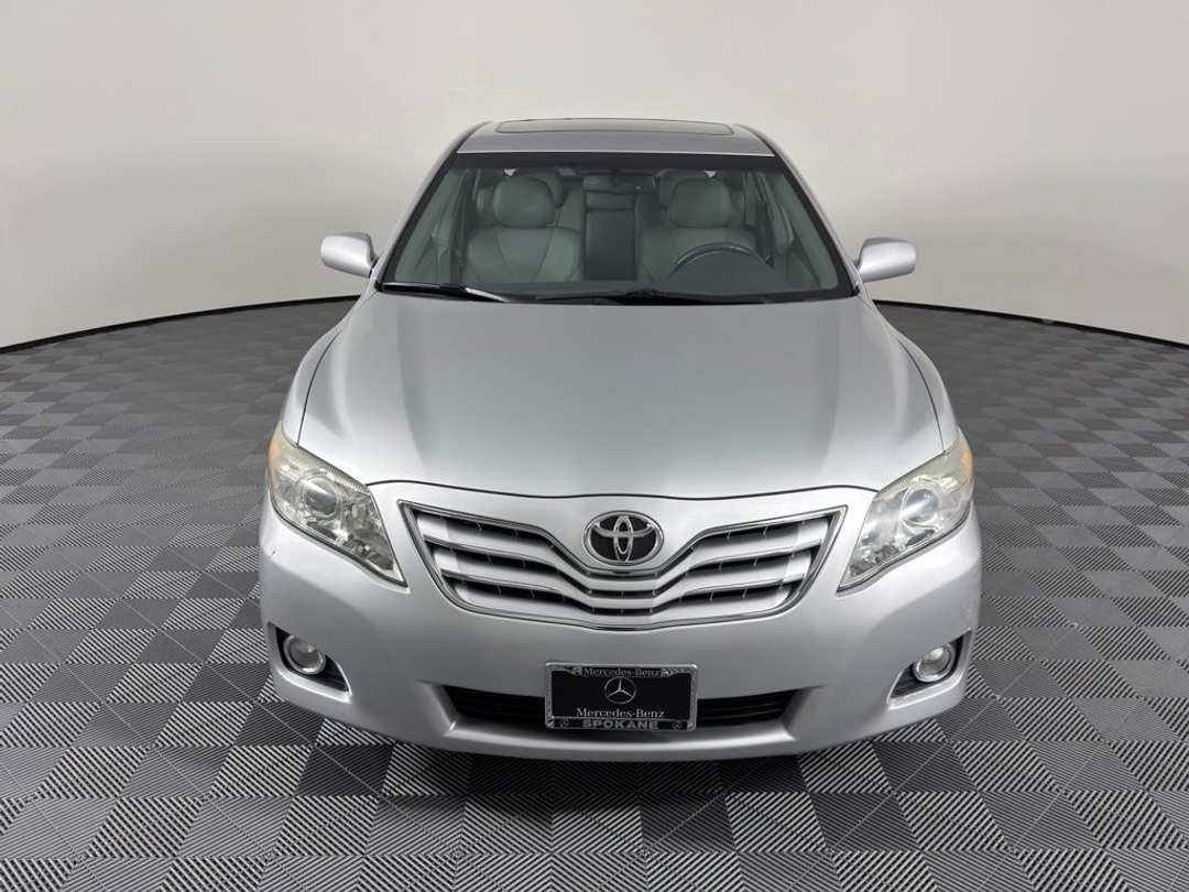 2011 Toyota Camry XLE - Image 3