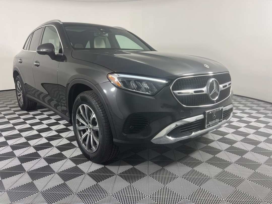 2024 Mercedes-Benz GLC 300 - Image 2