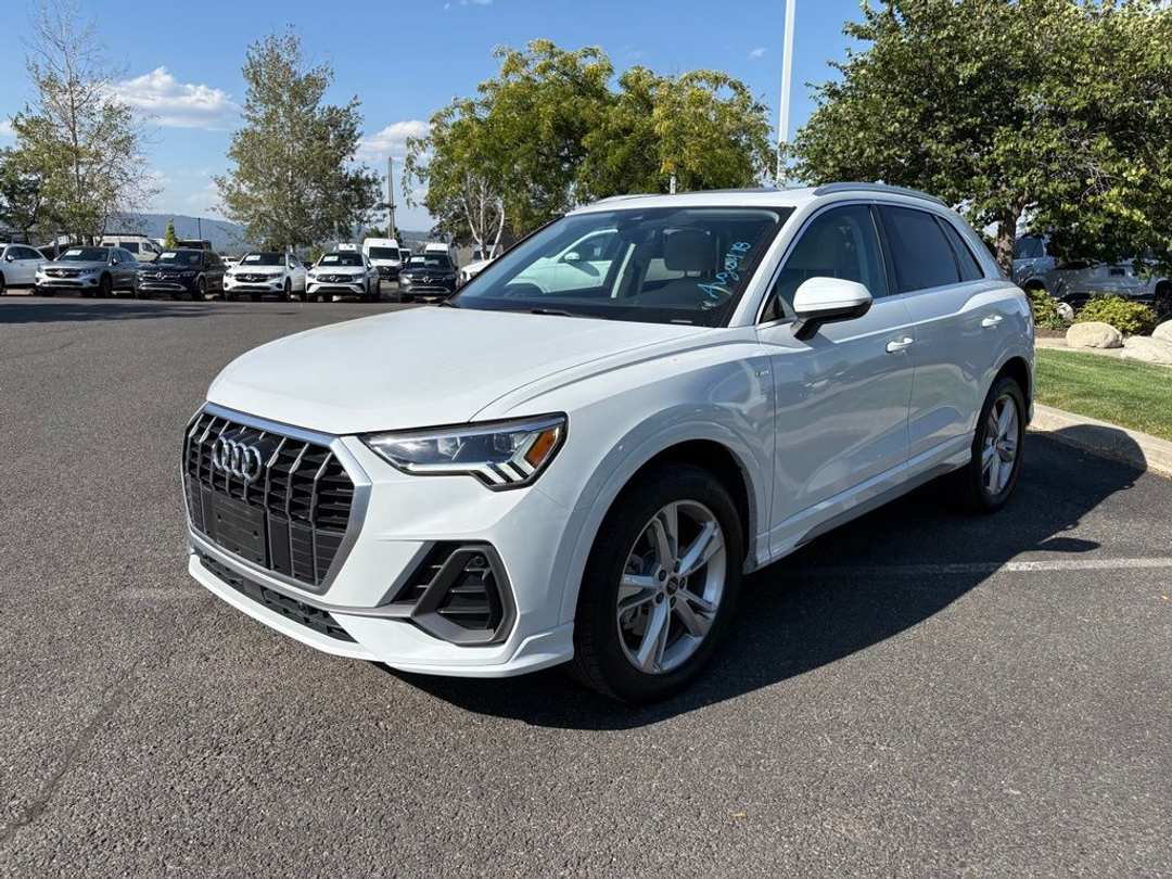 2023 Audi Q3 Premium - Image 3