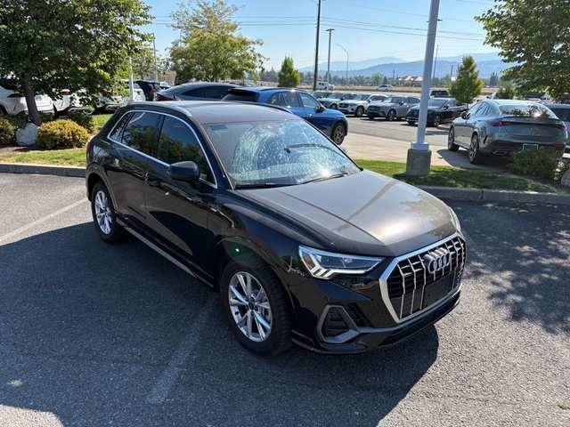 2023 Audi Q3 Premium