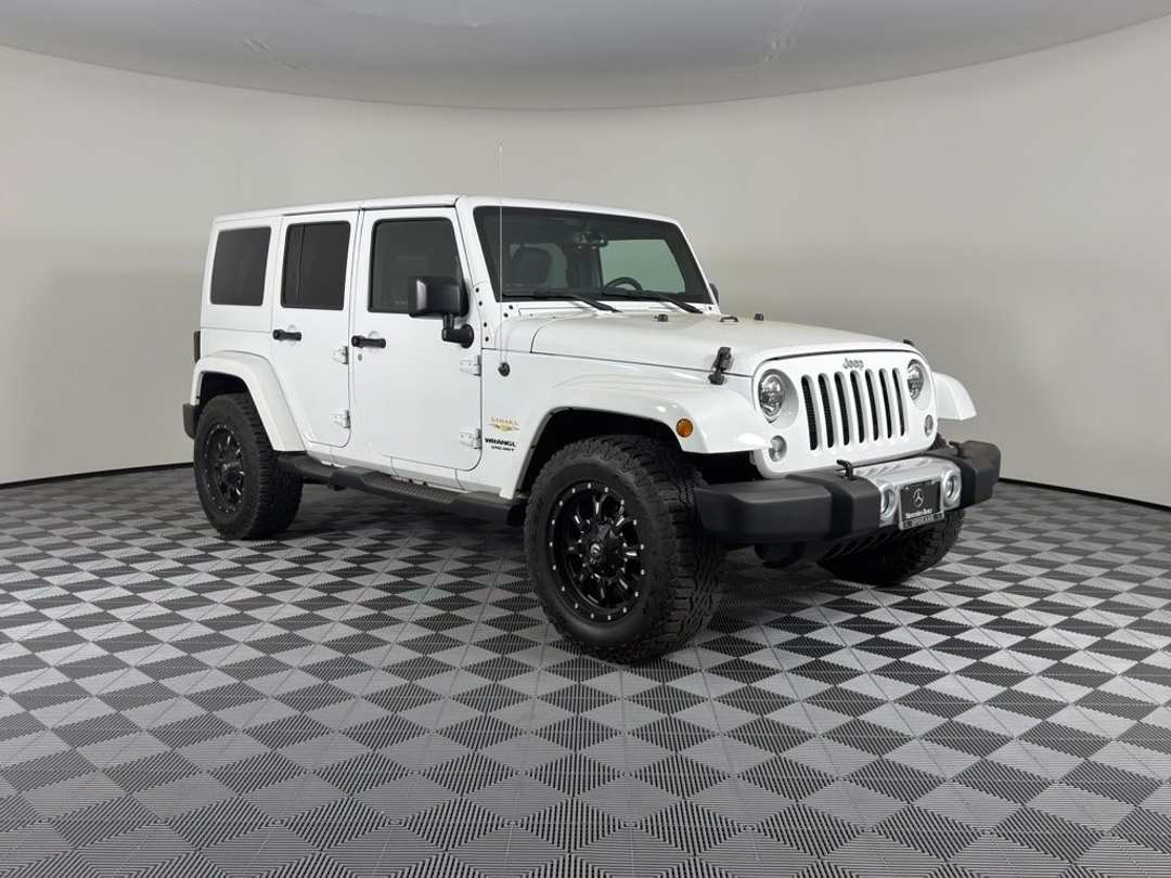 2015 Jeep Wrangler Unlimited Sahara - Image 2