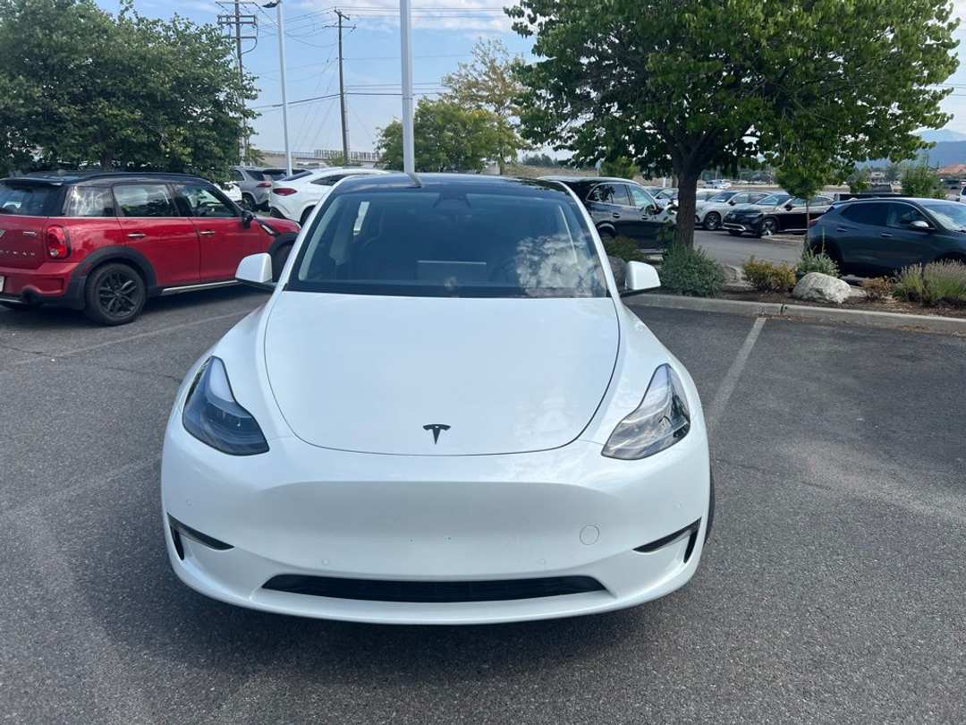 2022 Tesla Model Y Long Range - Image 3