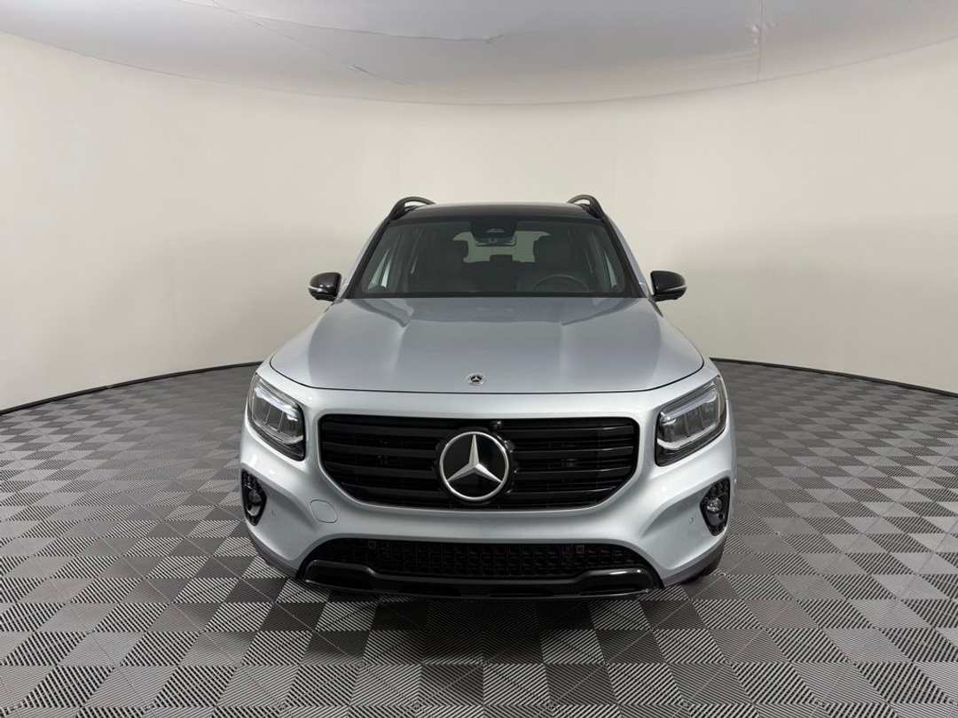 2025 Mercedes-Benz GLB 250 - Image 3