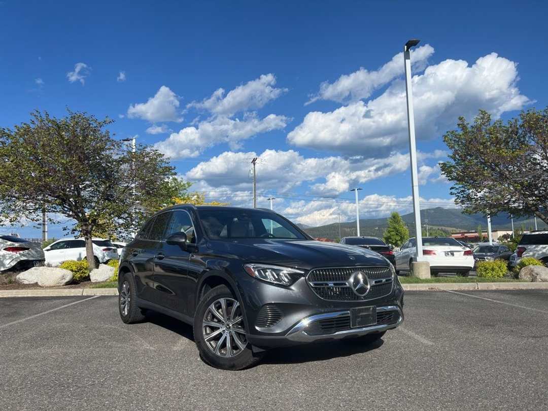 2024 Mercedes-Benz GLC 300 - Image 2