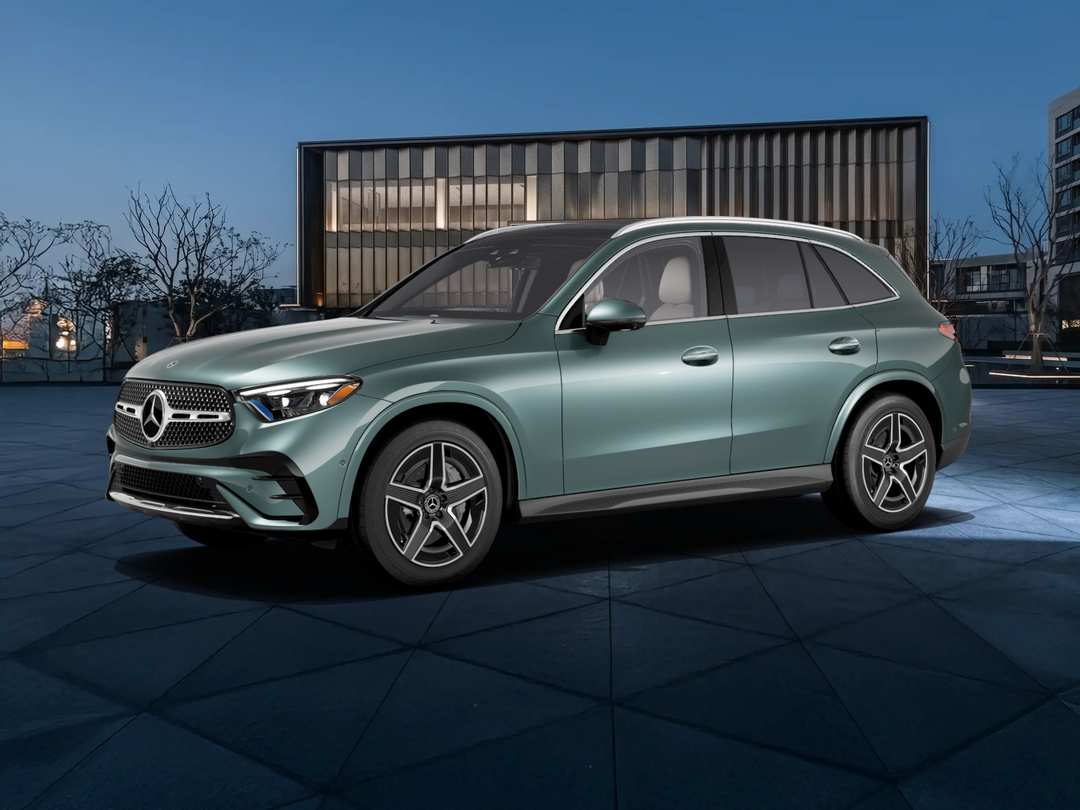 2027 Mercedes-Benz GLC 300 - Image 3