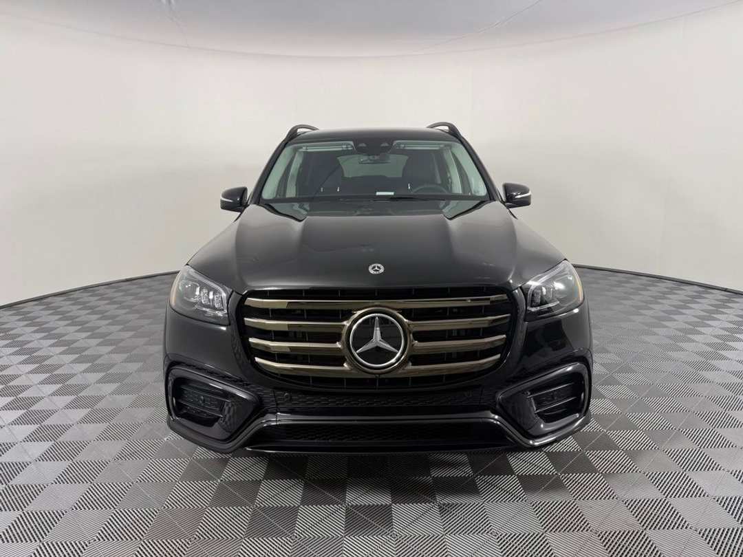 2026 Mercedes-Benz GLS 450 - Image 2