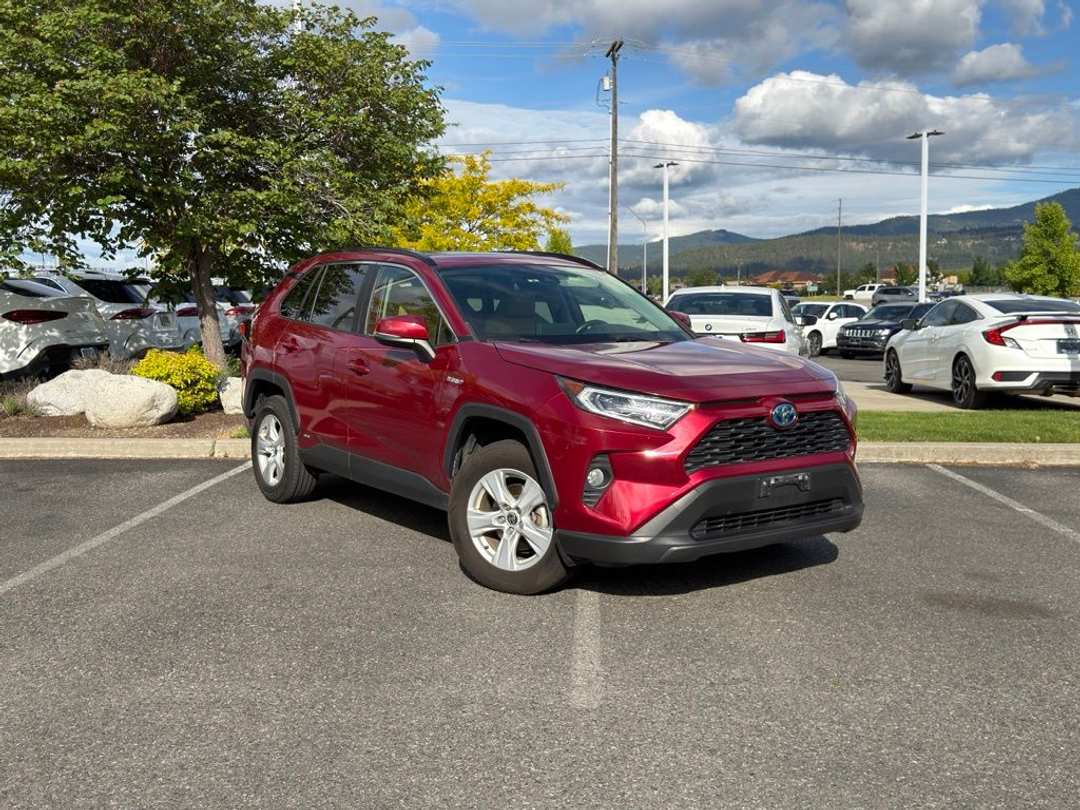 2020 Toyota Rav4 Hybrid XLE - Image 2
