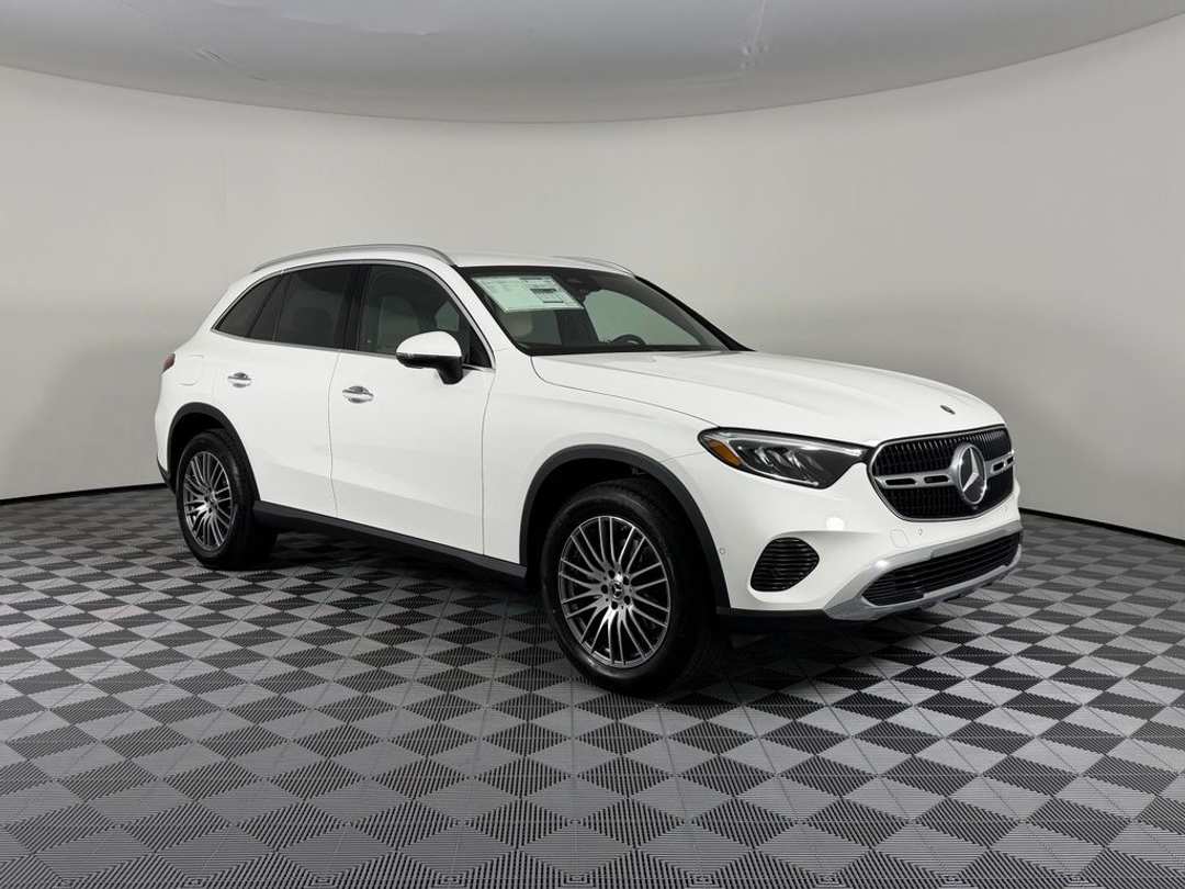 2026 Mercedes-Benz GLC 300 - Image 2