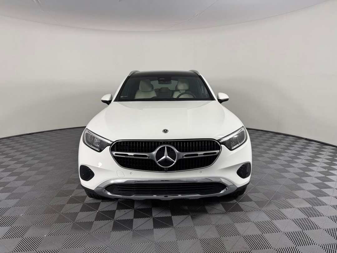 2026 Mercedes-Benz GLC 300 - Image 2