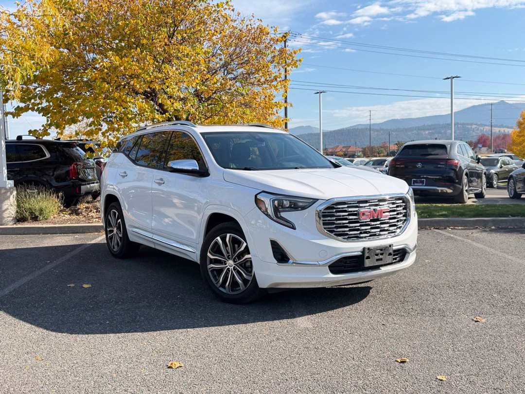 2019 GMC Terrain Denali - Image 2
