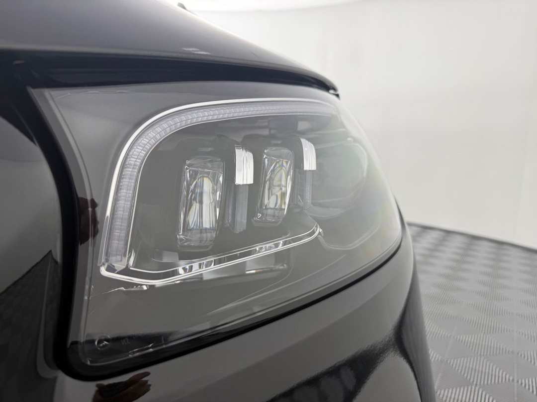 2026 Mercedes-Benz GLS 450 - Image 3