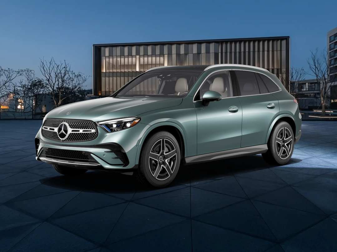 2027 Mercedes-Benz GLC 300 - Image 2
