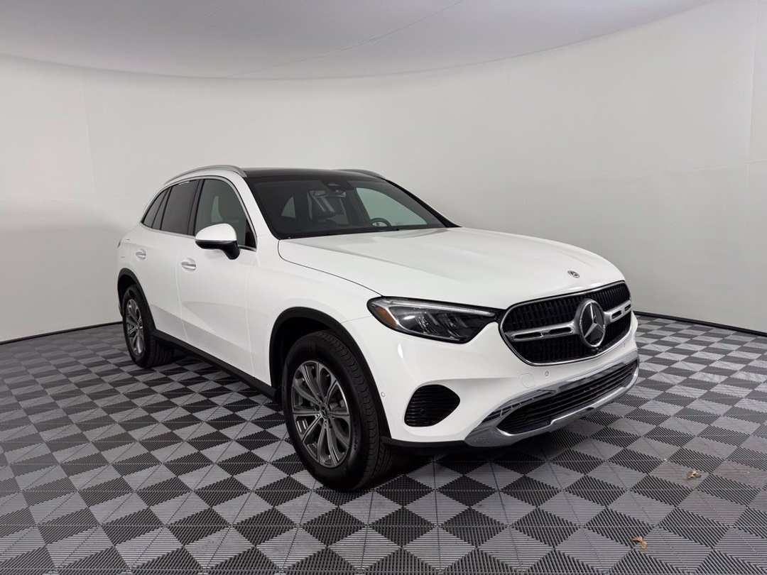 2026 Mercedes-Benz GLC 300 - Image 2