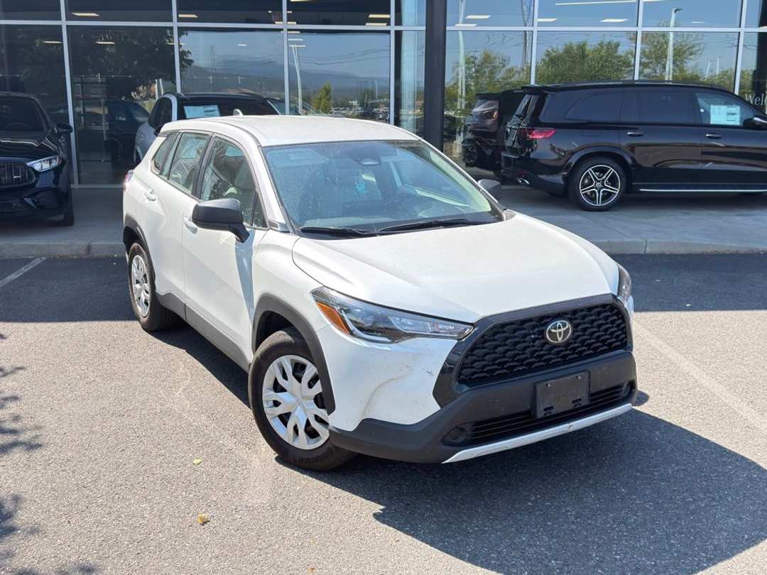 2024 Toyota Corolla Cross L - Image 3