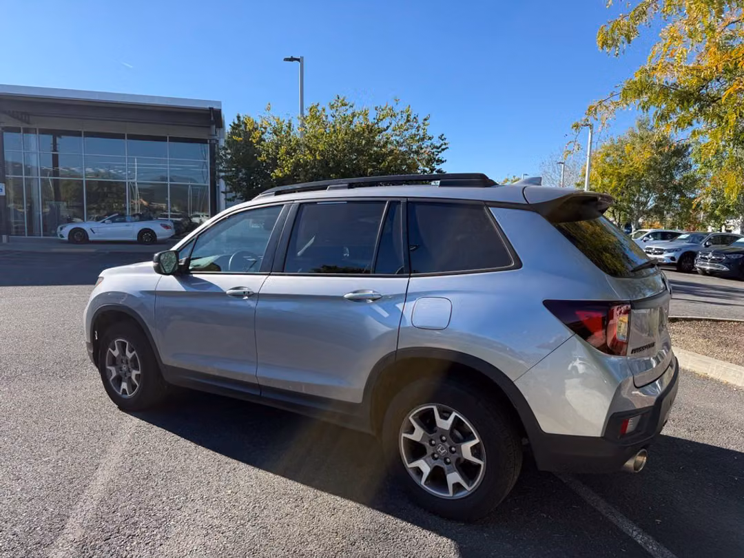 2023 Honda Passport TrailSport - Image 3