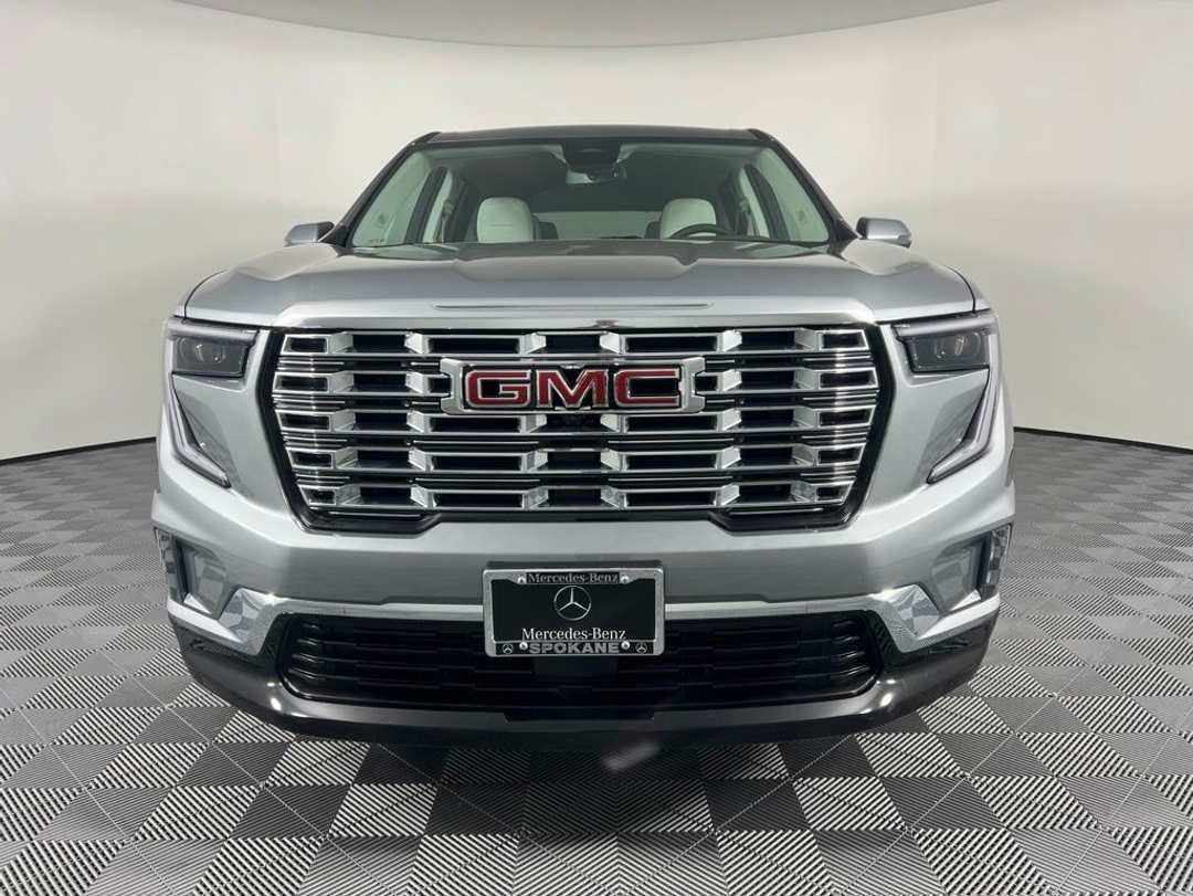 2024 GMC Acadia Denali - Image 3