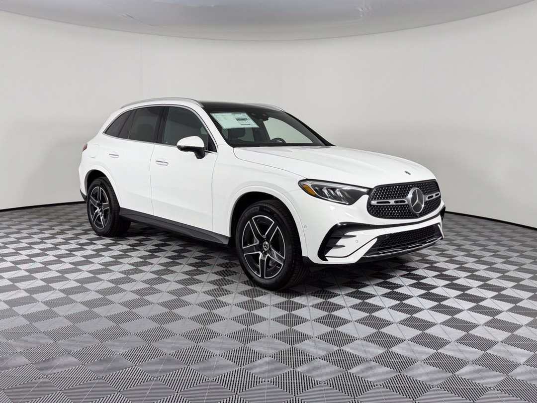 2027 Mercedes-Benz GLC 300 - Image 2
