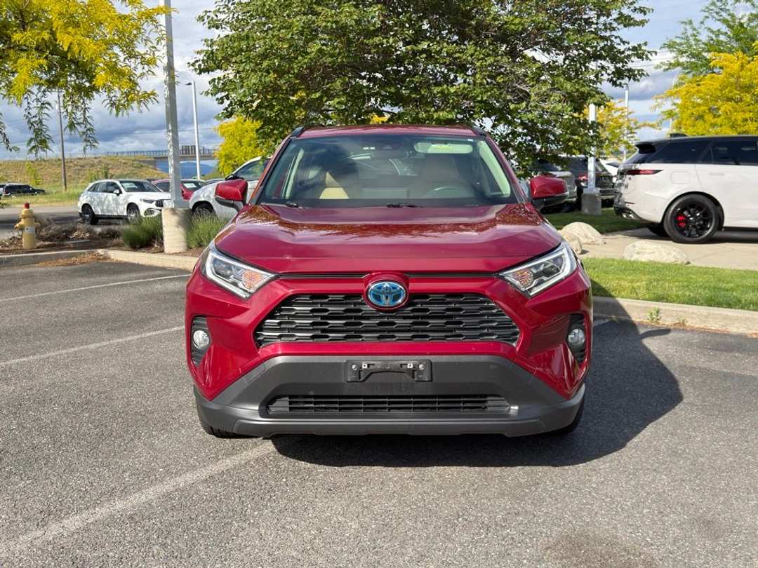 2020 Toyota Rav4 Hybrid XLE - Image 3