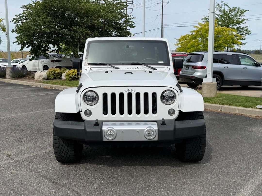 2015 Jeep Wrangler Unlimited Sahara - Image 3