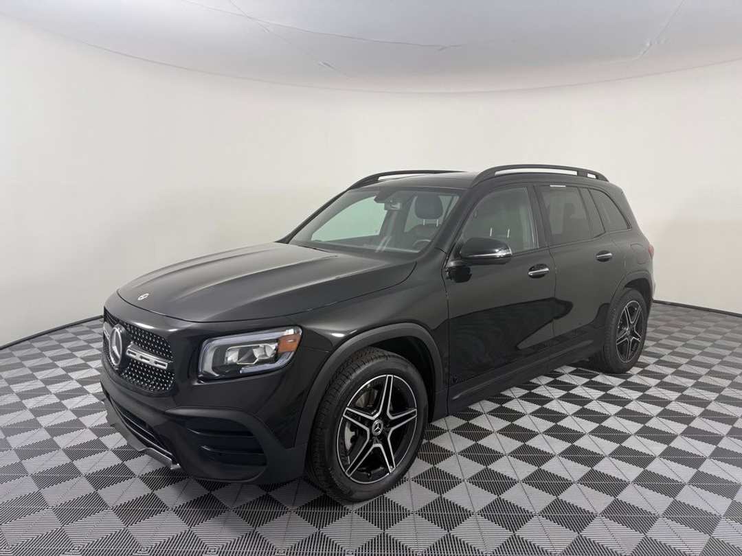 2022 Mercedes-Benz GLB 250 - Image 3