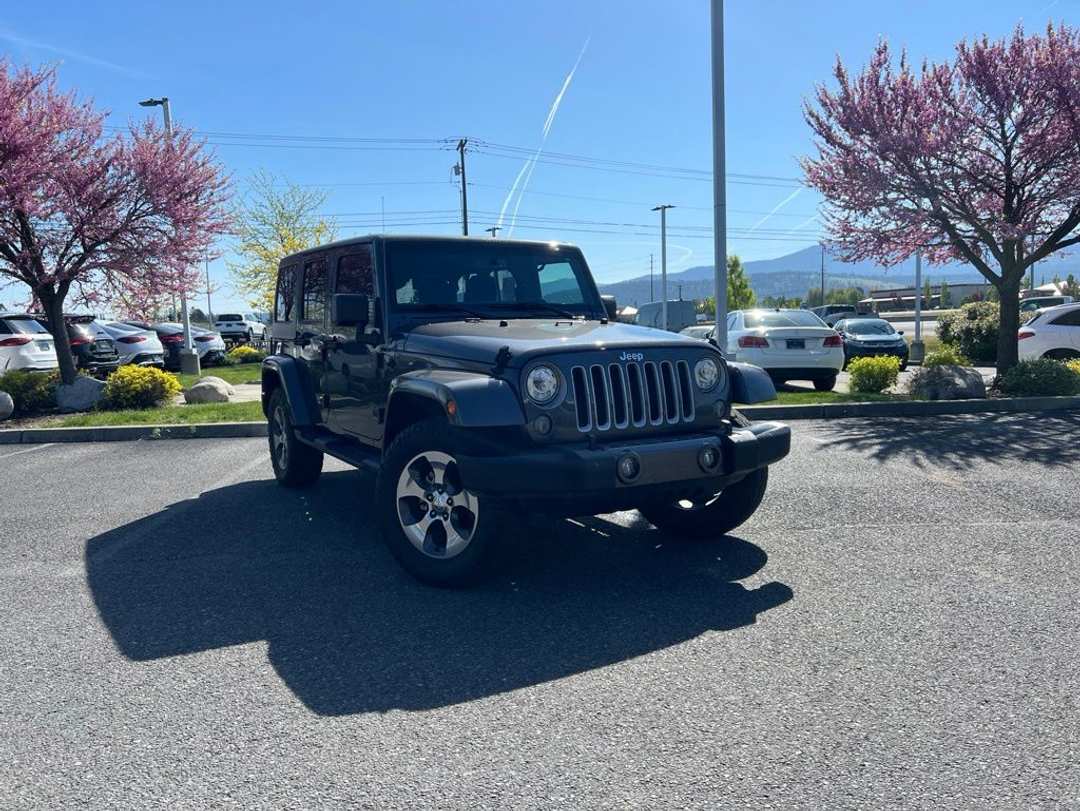 2017 Jeep Wrangler Unlimited Sahara - Image 2