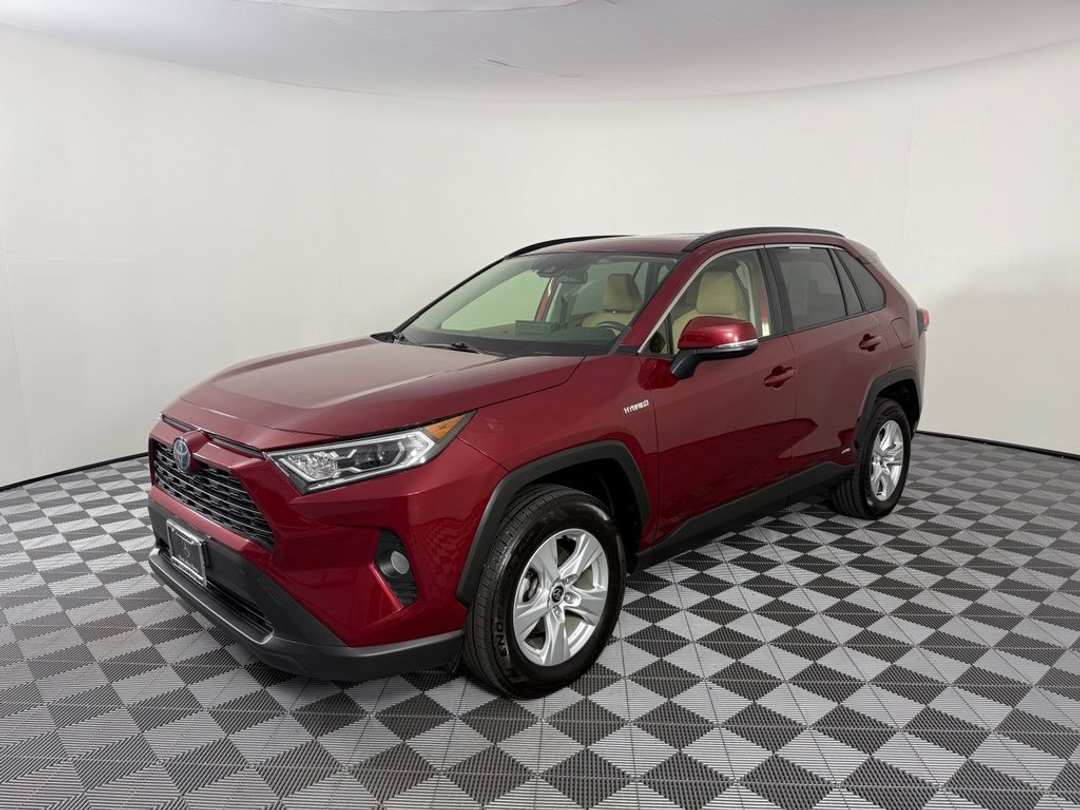 2020 Toyota Rav4 Hybrid XLE - Image 3