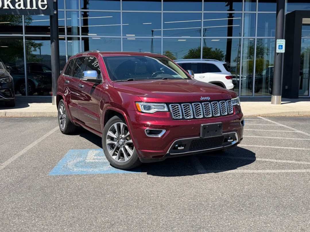 2018 Jeep Grand Cherokee Overland - Image 2