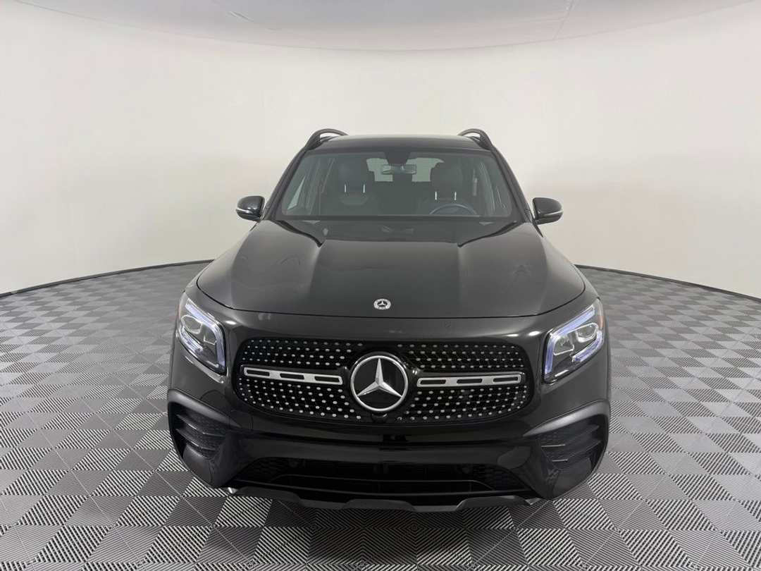 2022 Mercedes-Benz GLB 250 - Image 2