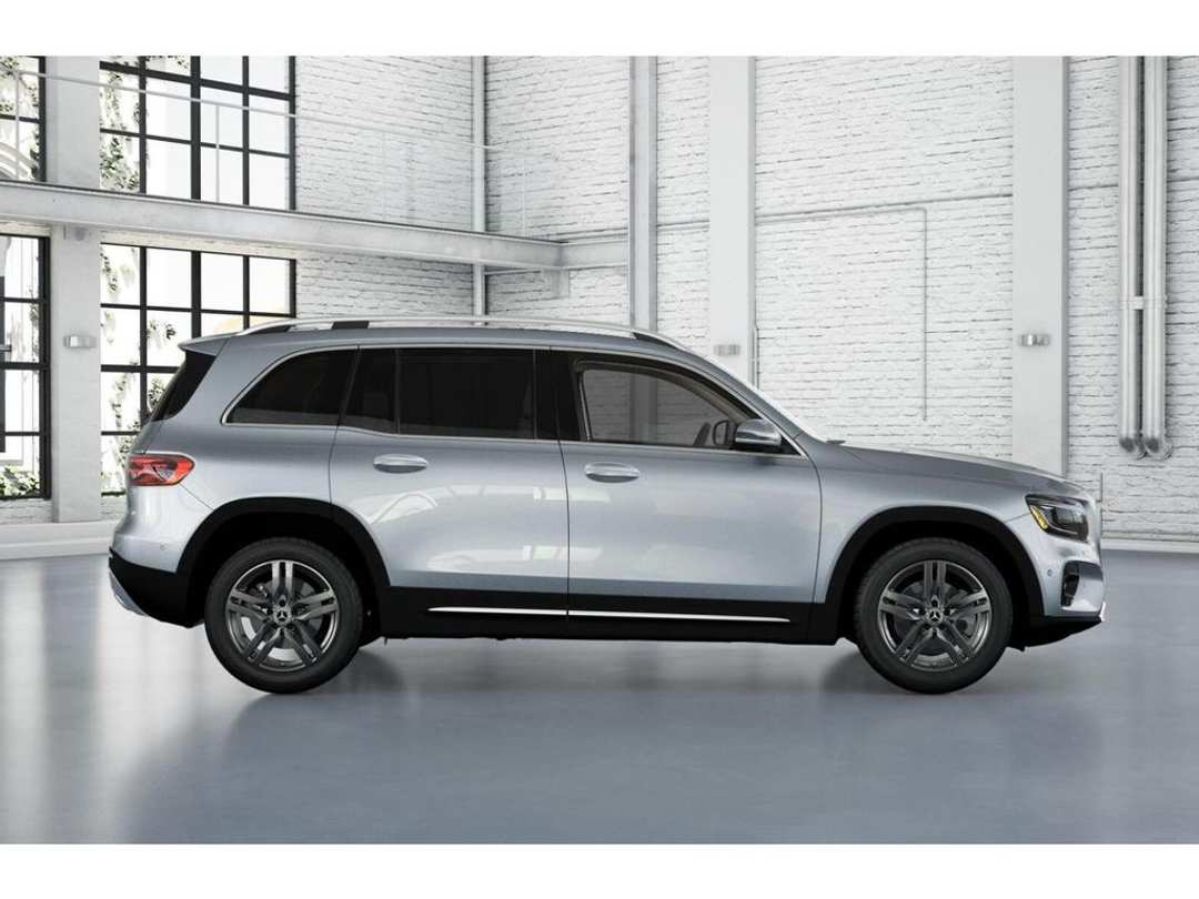 2025 Mercedes-Benz GLB 250 - Image 2