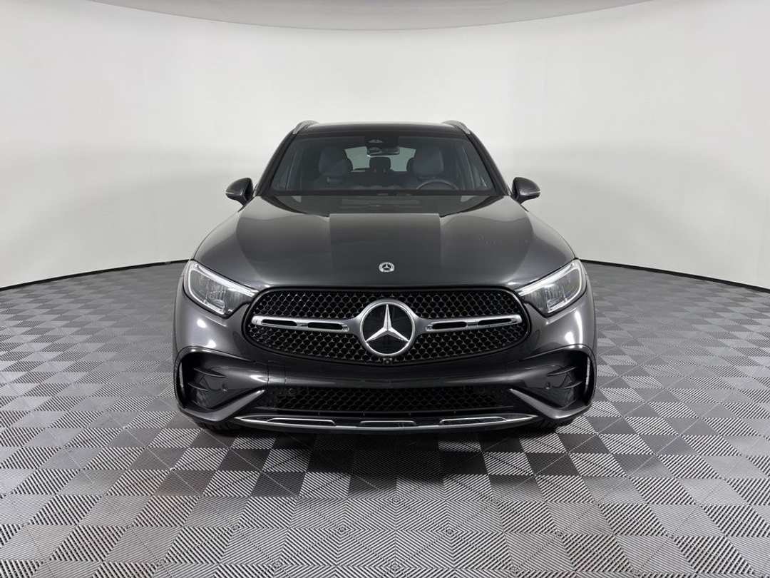 2026 Mercedes-Benz GLC 300 - Image 2
