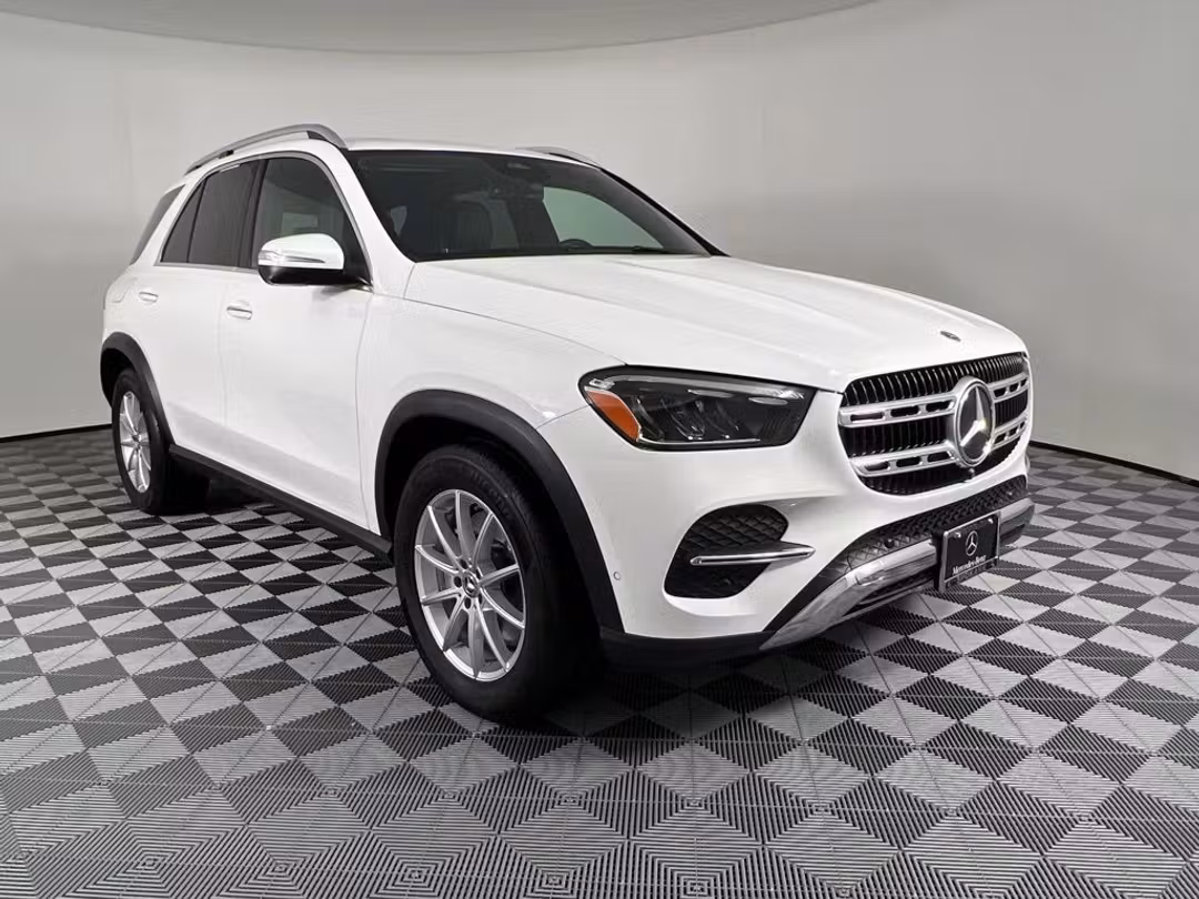 2024 Mercedes-Benz GLE 450e - Image 2