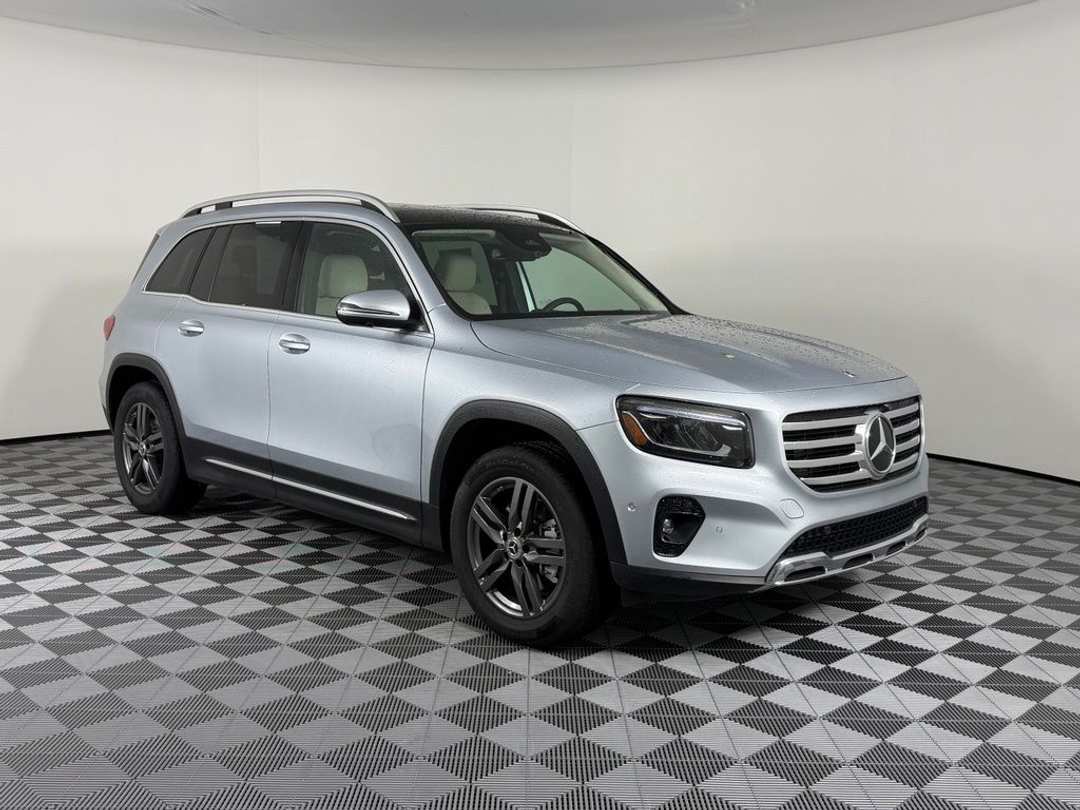 2025 Mercedes-Benz GLB 250 - Image 2