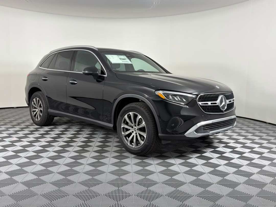 2026 Mercedes-Benz GLC 300 - Image 2