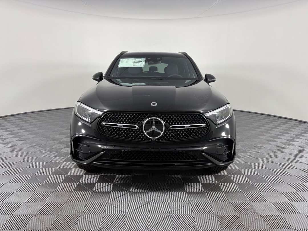 2027 Mercedes-Benz GLC 300 - Image 2