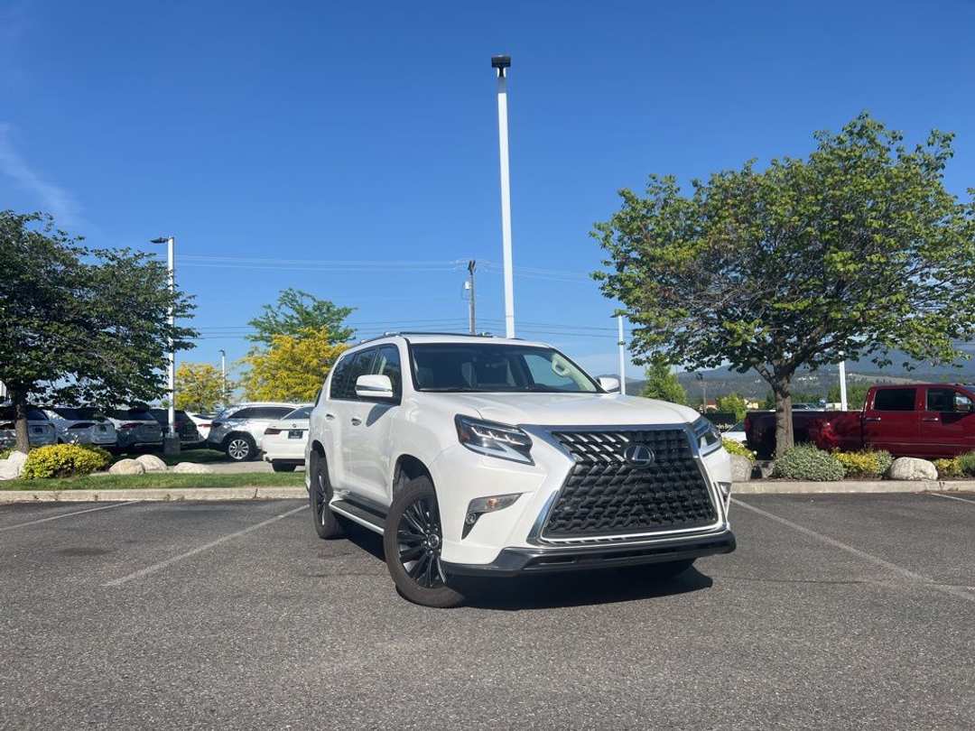2023 Lexus GX 460 - Image 2