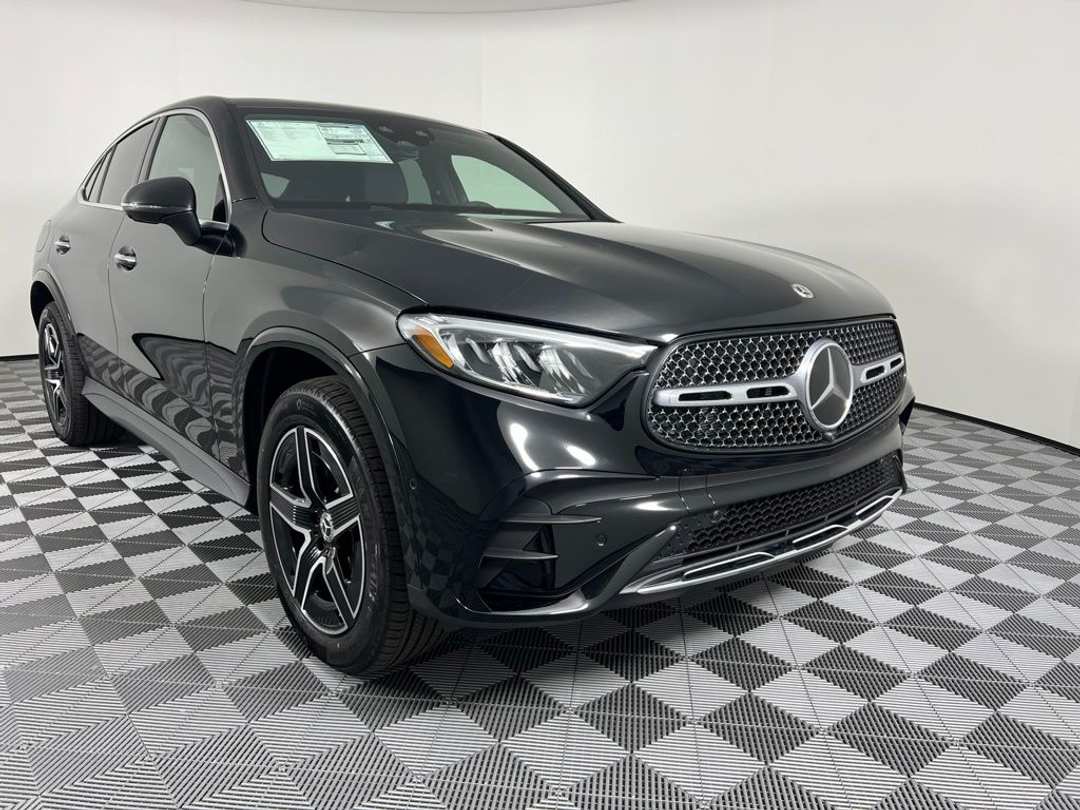 2027 Mercedes-Benz GLC 300 - Image 2