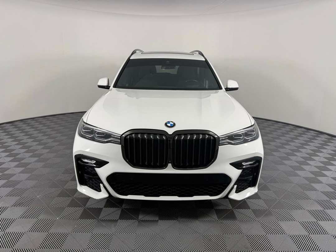 2022 BMW X7 xDrive40i - Image 2