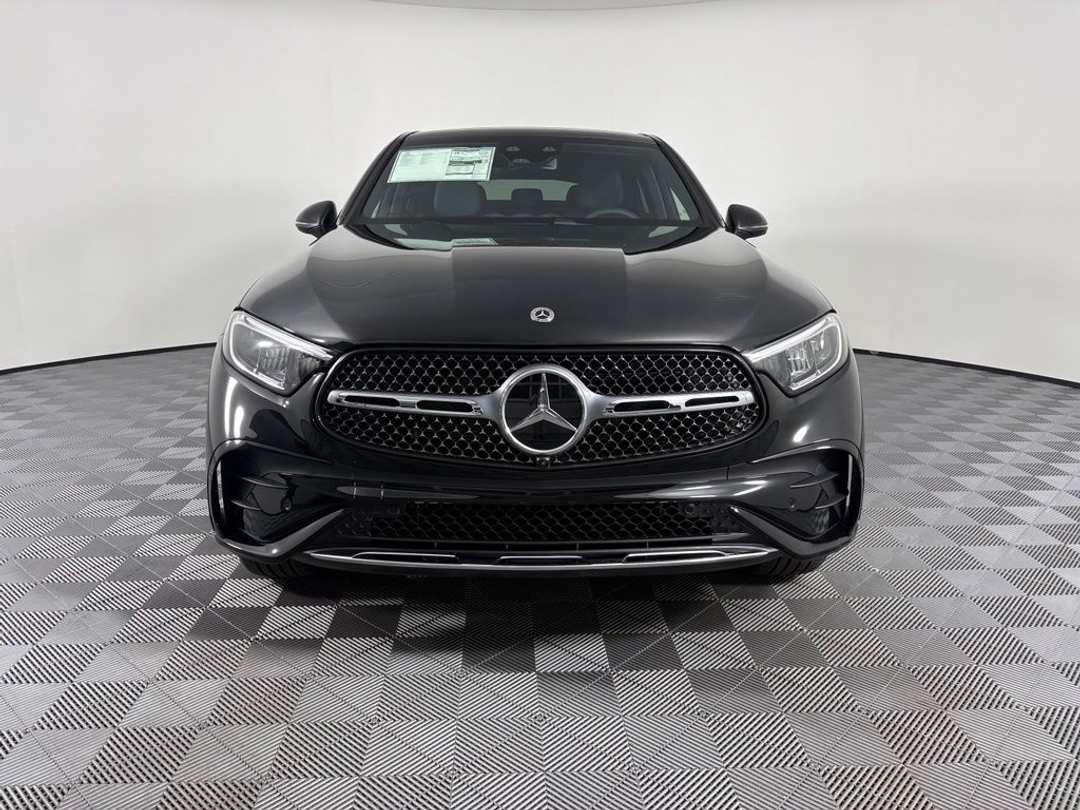 2027 Mercedes-Benz GLC 300 - Image 2