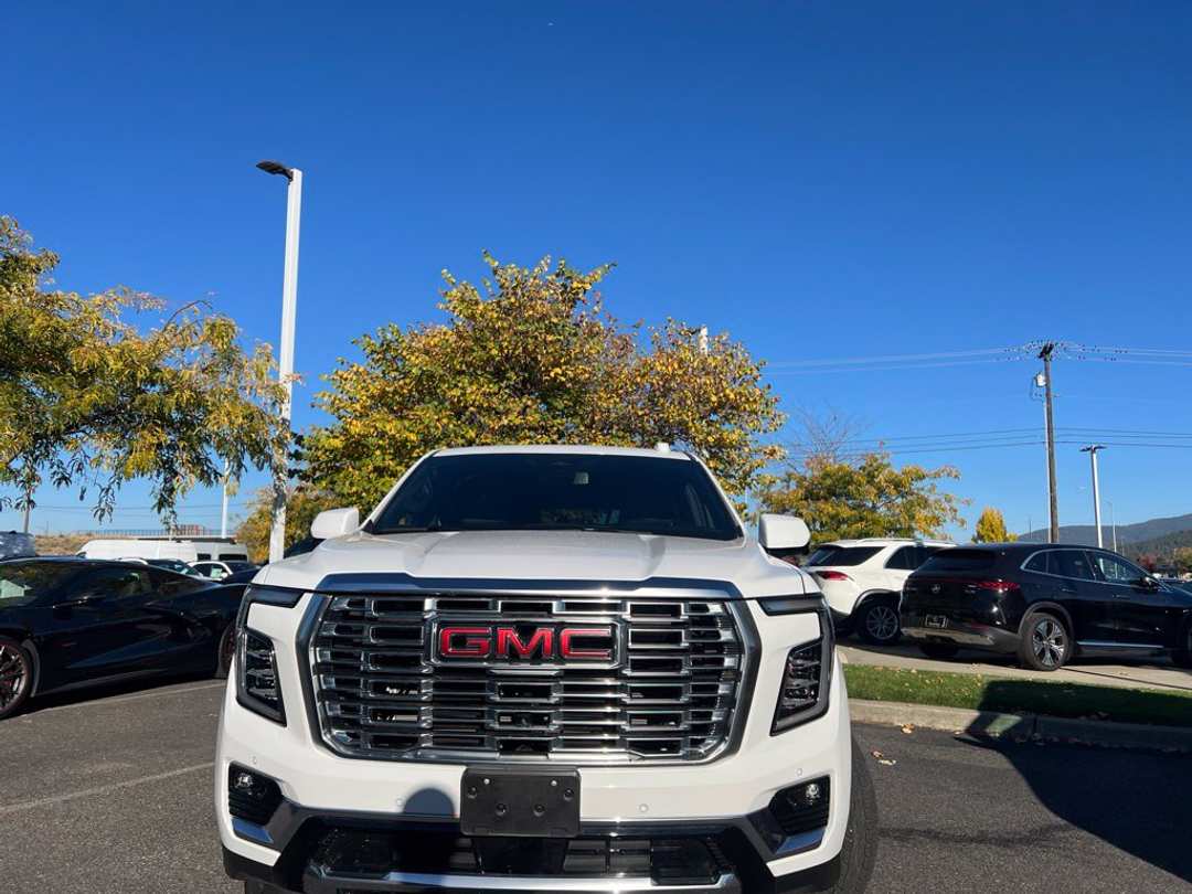 2025 GMC Yukon Xl Denali - Image 3