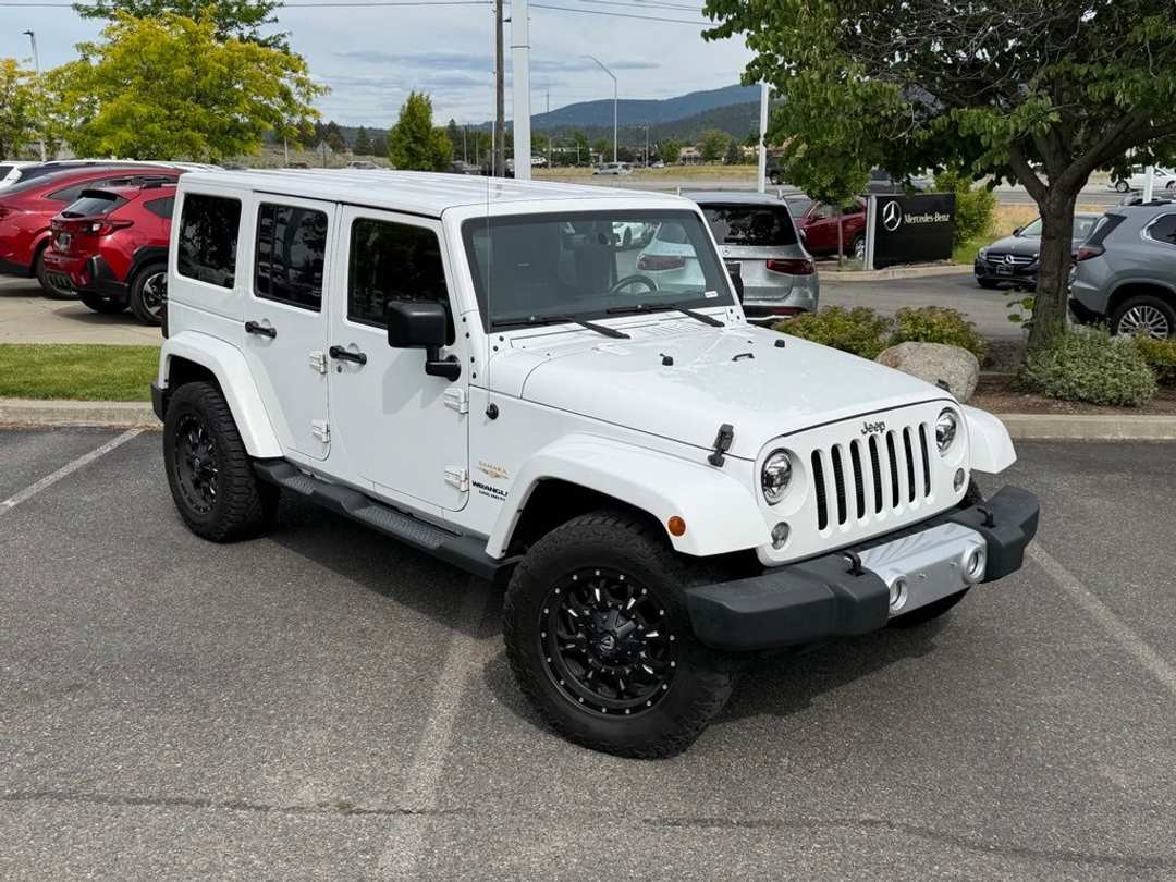 2015 Jeep Wrangler Unlimited Sahara - Image 2