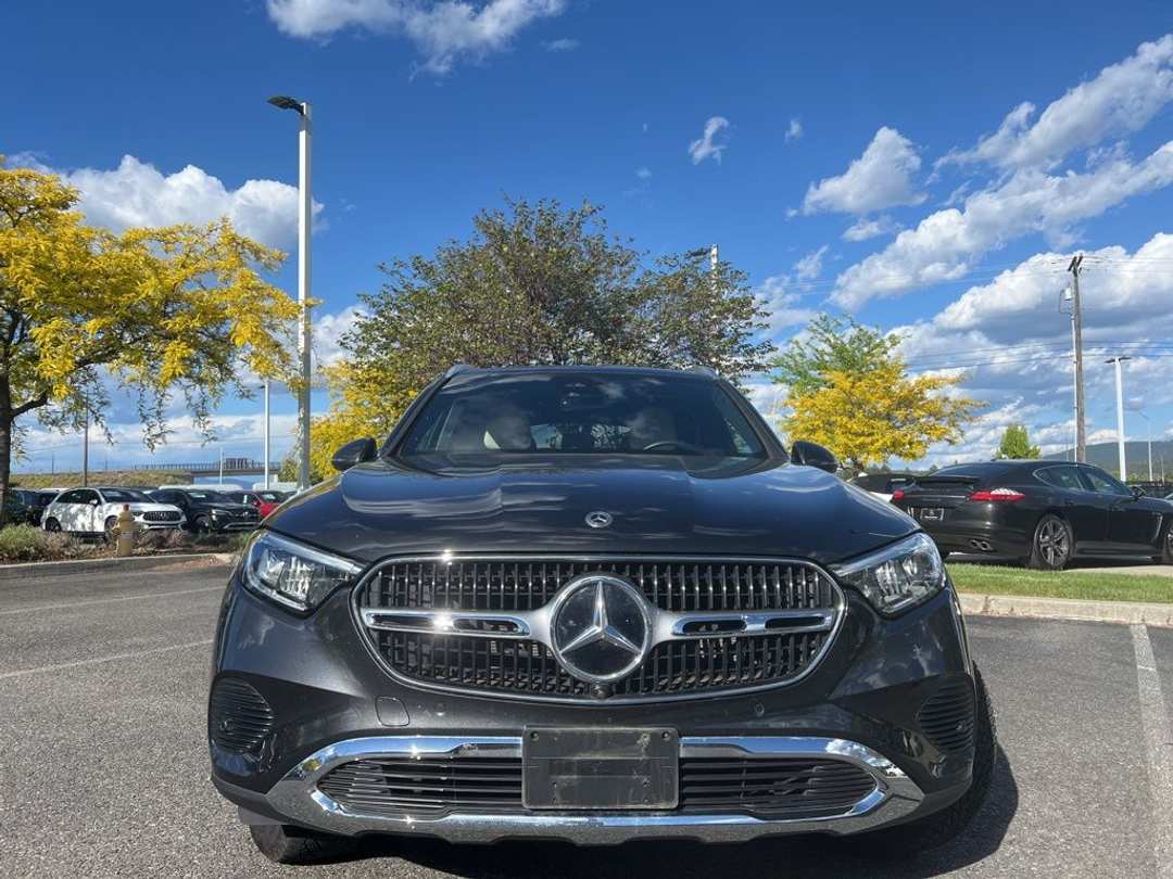 2024 Mercedes-Benz GLC 300 - Image 3
