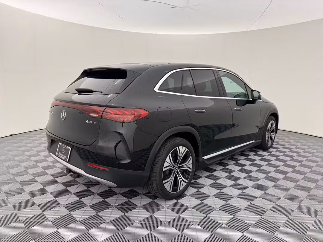 2025 Mercedes-Benz EQE SUV Base - Photo 8