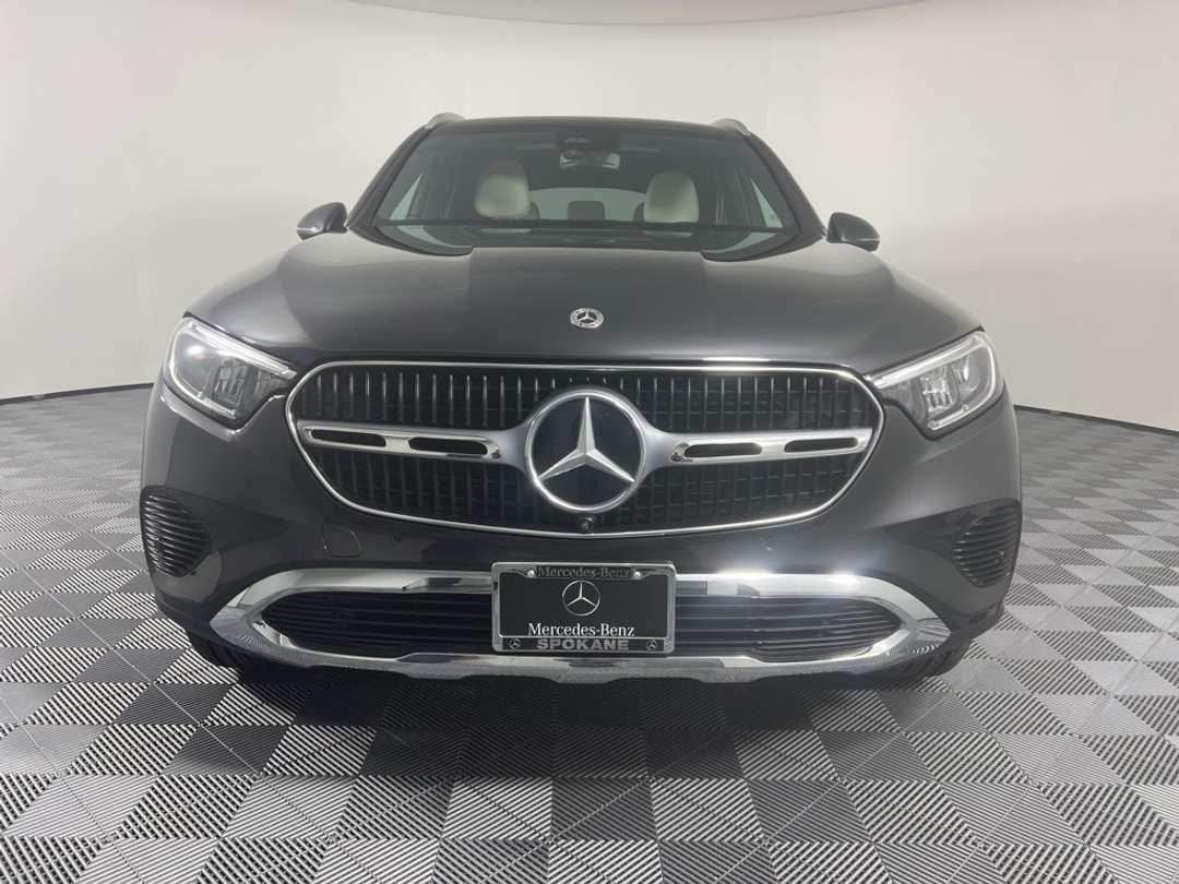 2024 Mercedes-Benz GLC 300 - Image 3
