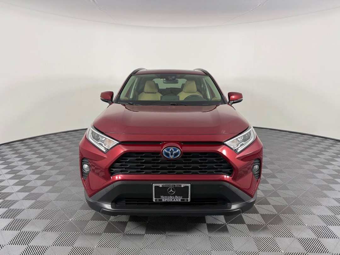 2020 Toyota Rav4 Hybrid XLE - Image 2